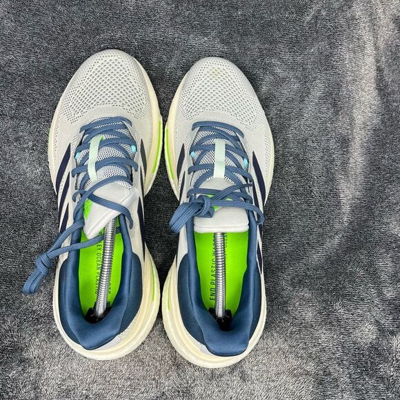 Athletic_Shoes